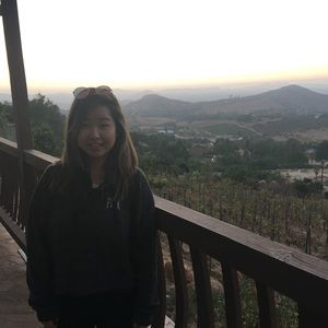 Meet your Posher, Laura